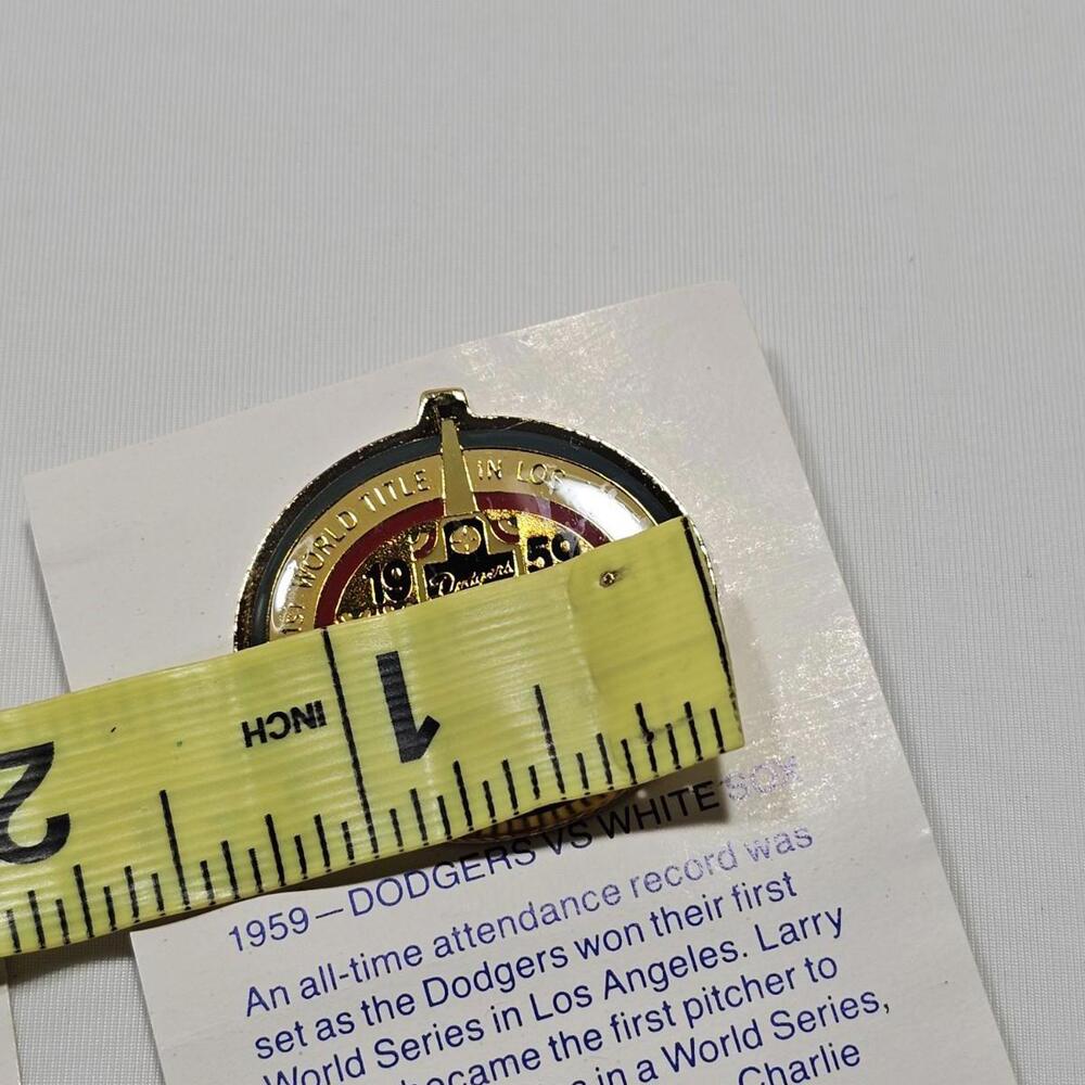 Vintage LA Dodgers Pin Dodgers vs White Sox Unocal 76 1st World Series Win LA - Picture 2 of 4